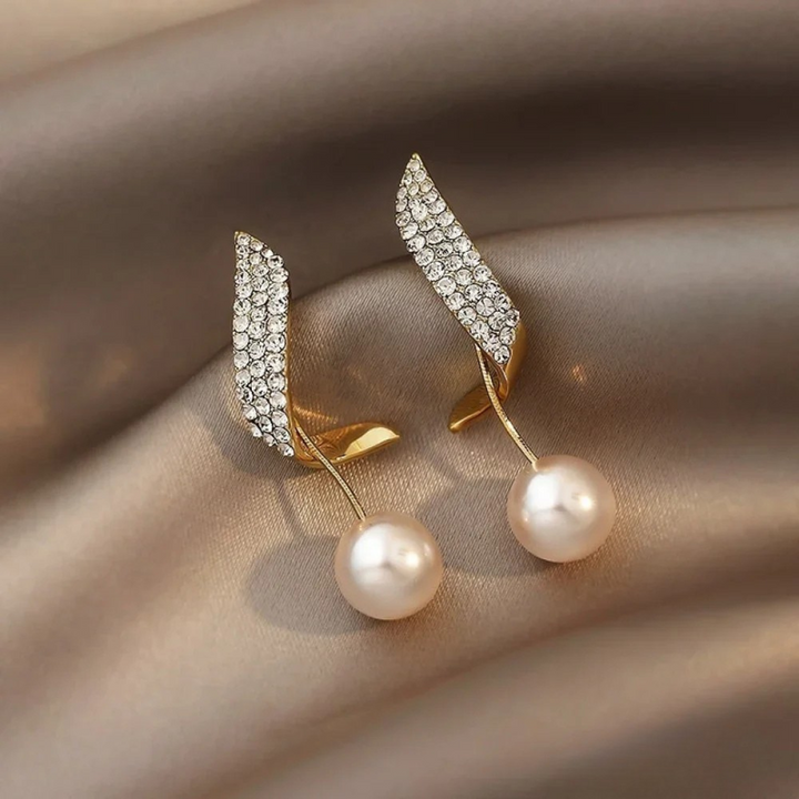 Chante | Chic Gold Pearl Drop Earrings