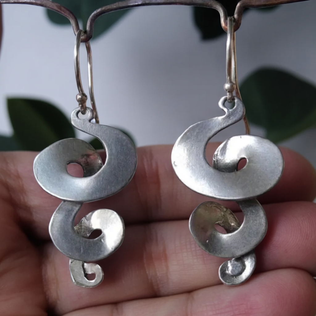 Kaylie | Silver Vintage Spiral Earrings