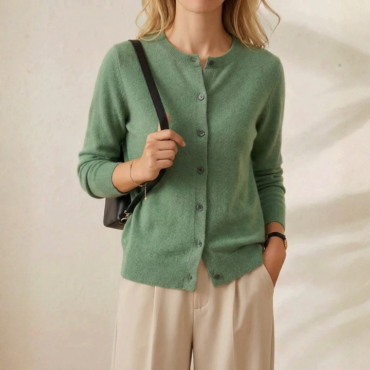 Douae | Crew Neck Button Knit Cardigan
