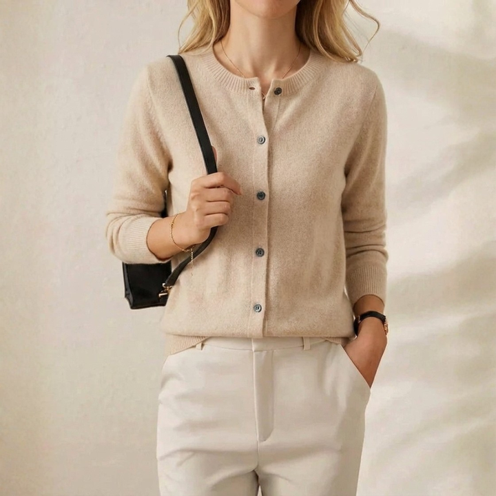 Douae | Crew Neck Button Knit Cardigan