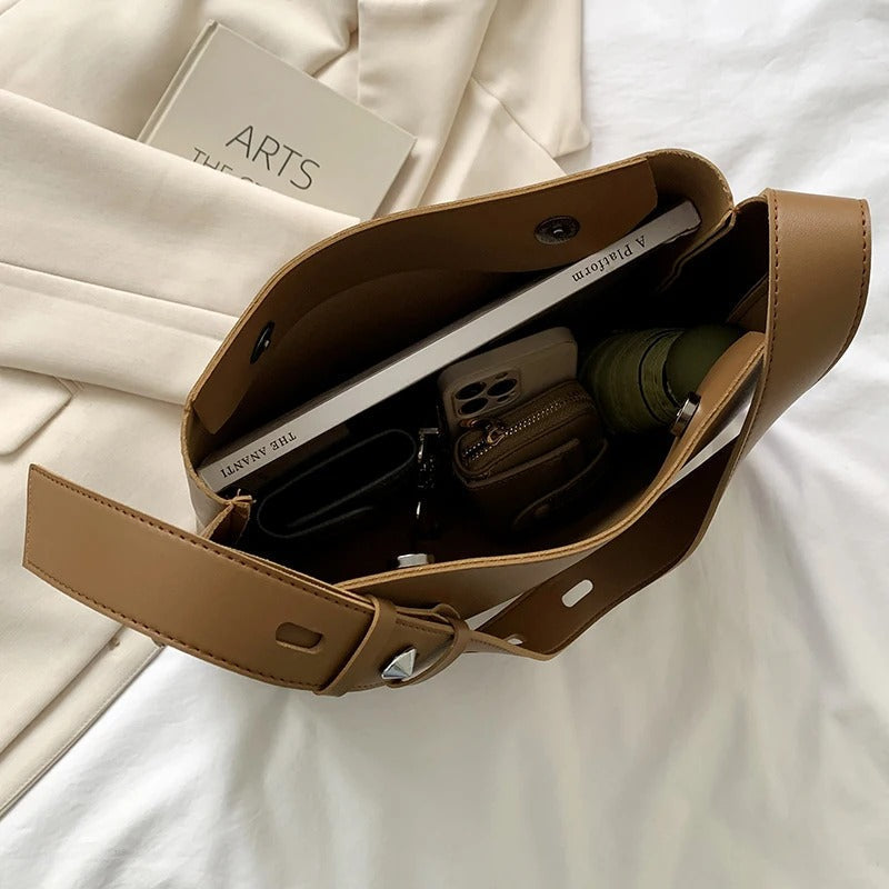 Saya | Minimalist Shoulder Bag In Modern Cut