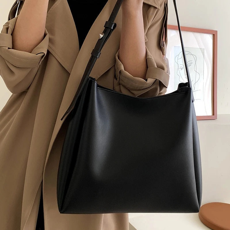 Saya | Minimalist Shoulder Bag In Modern Cut
