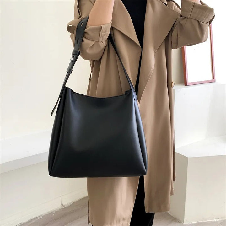 Saya | Minimalist Shoulder Bag In Modern Cut
