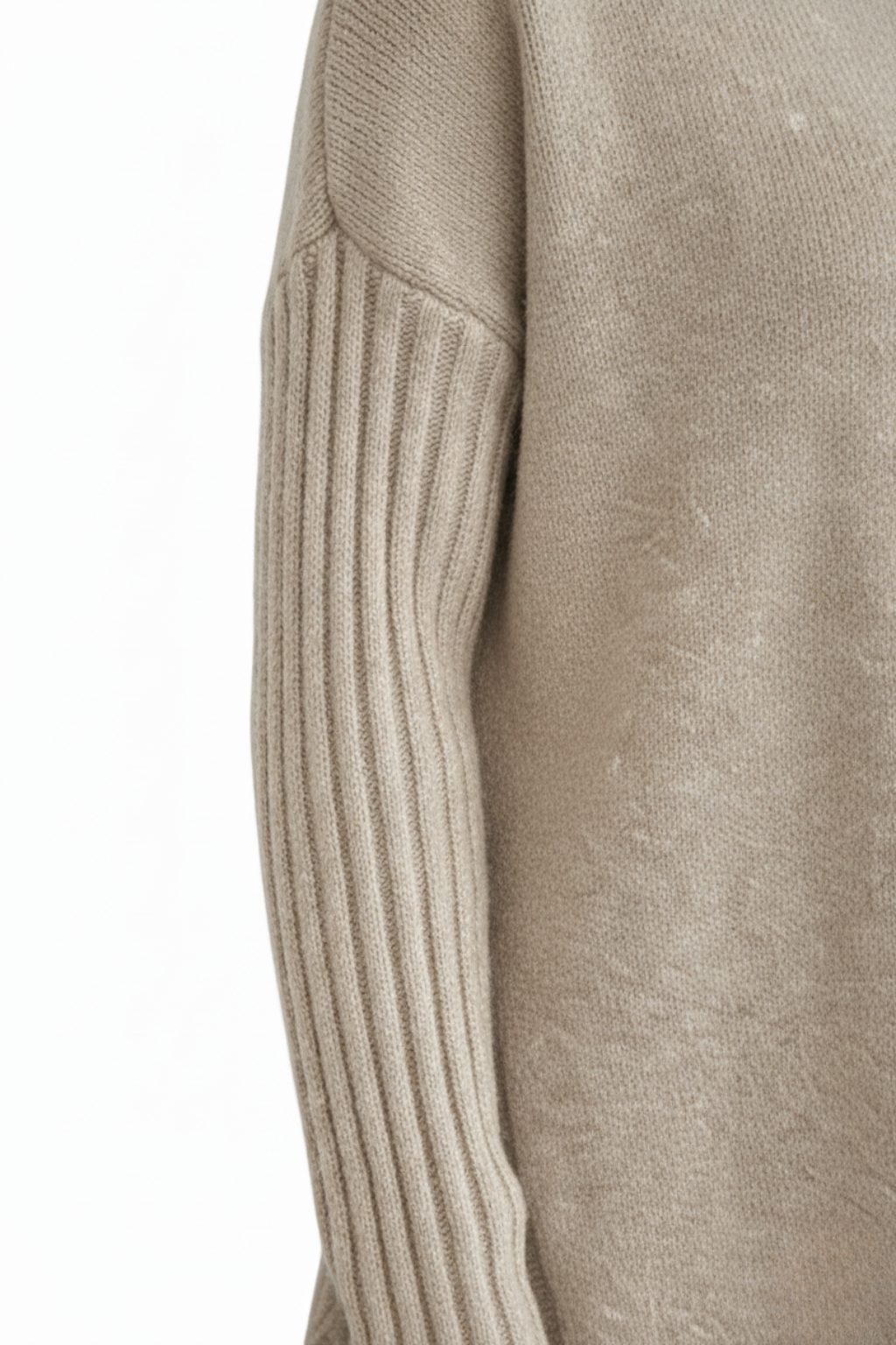 Naomi | Pull à col roulé asymétrique douillet