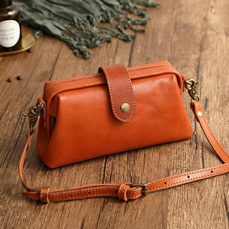 Wylder | Retro Shoulder Bag In Compact Format