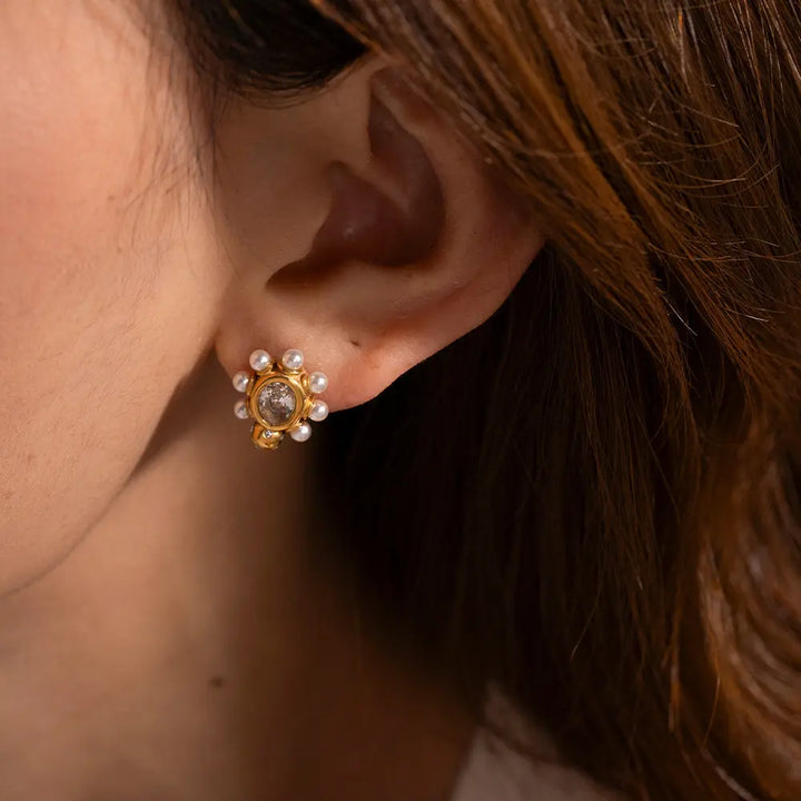 Emileigh | Gold Pearl Earrings
