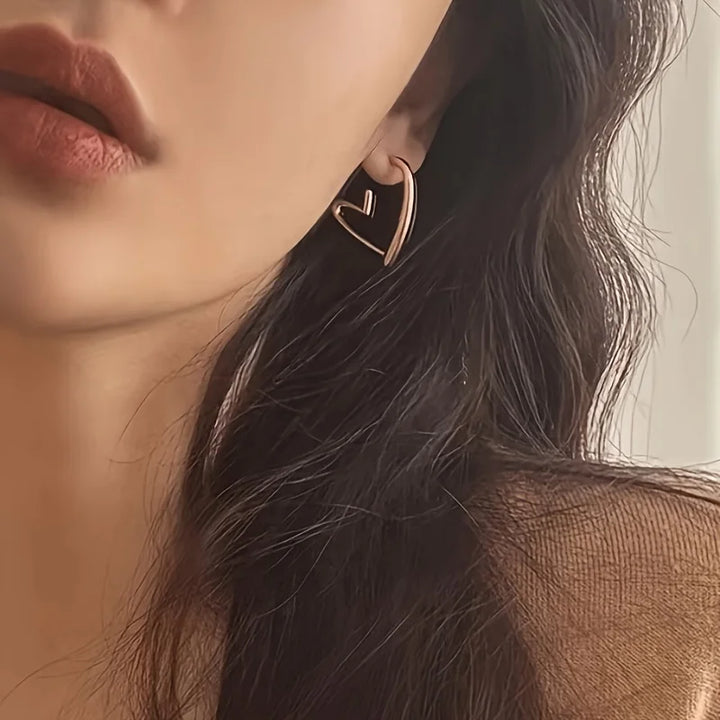 Olyvia | Elegant Heart-Shaped Rose Gold Earrings