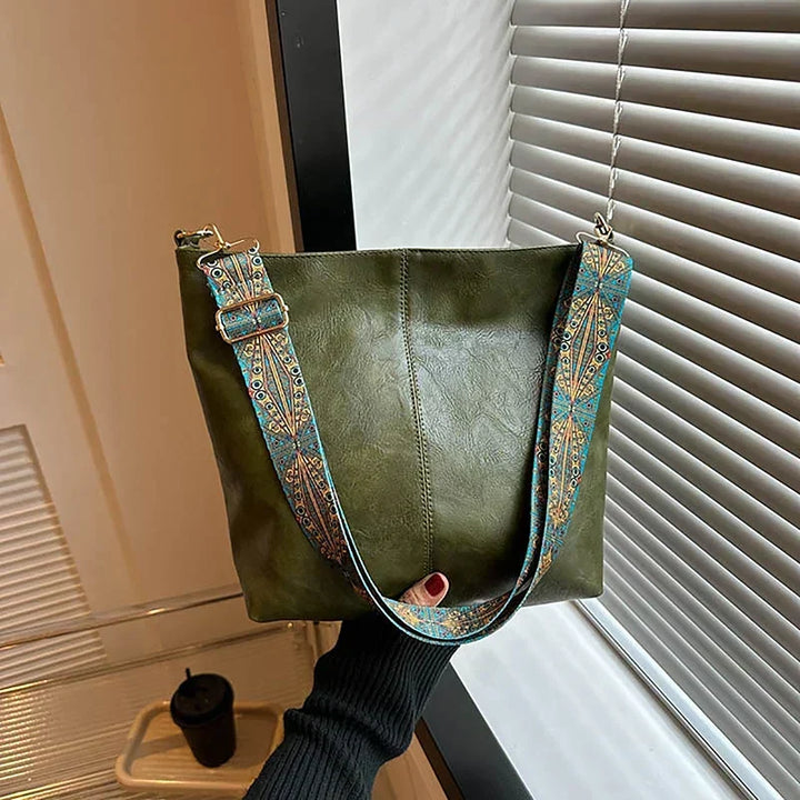 Quinley | Classic Shoulder Bag