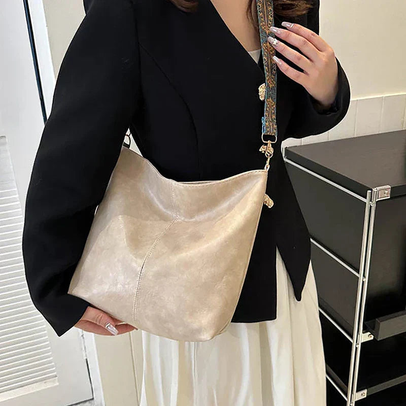 Quinley | Classic Shoulder Bag