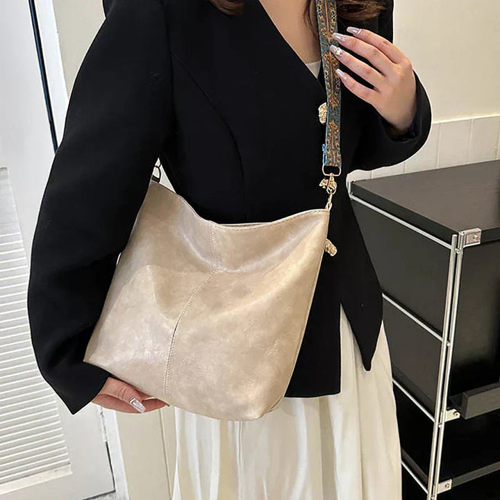 Quinley | Classic Shoulder Bag