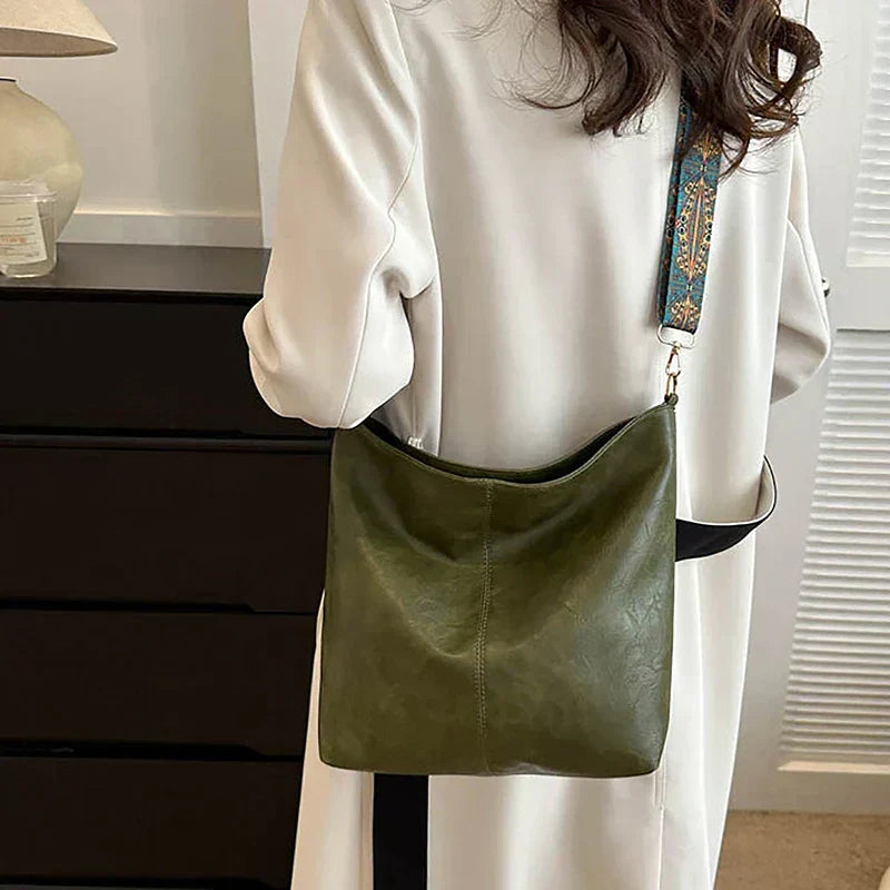 Quinley | Classic Shoulder Bag