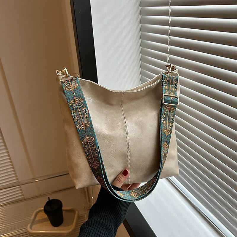 Quinley | Classic Shoulder Bag