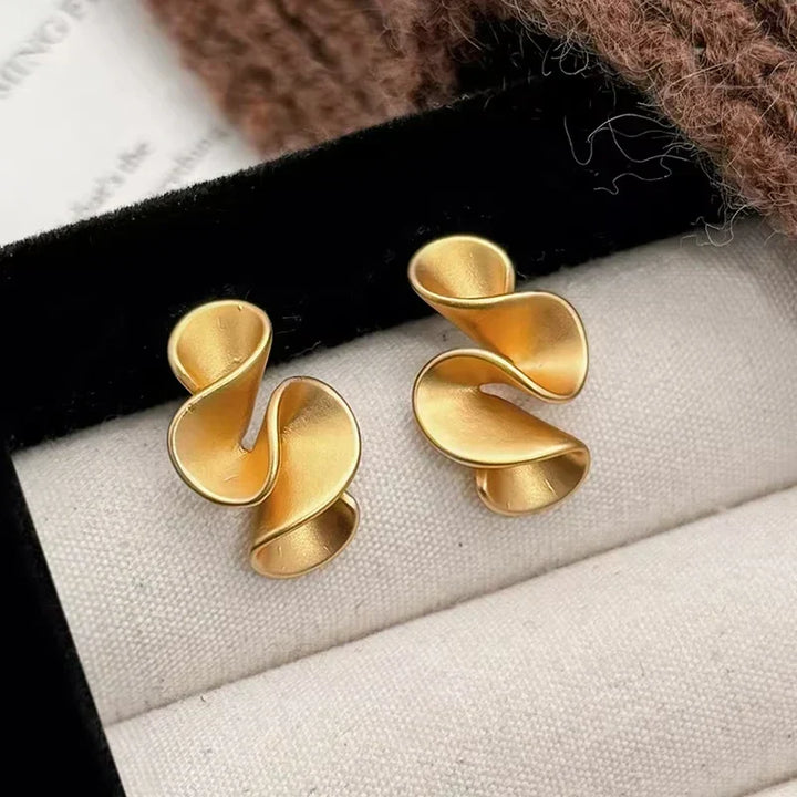Sabrin | Silver 18K Gold Flower Stud Earrings