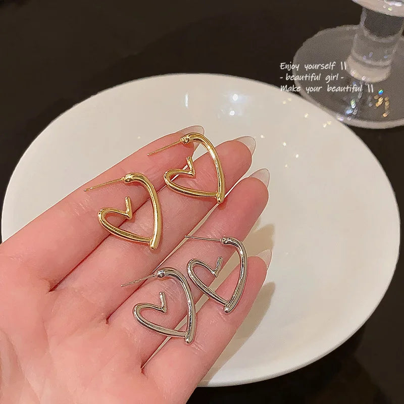 Olyvia | Elegant Heart-Shaped Rose Gold Earrings