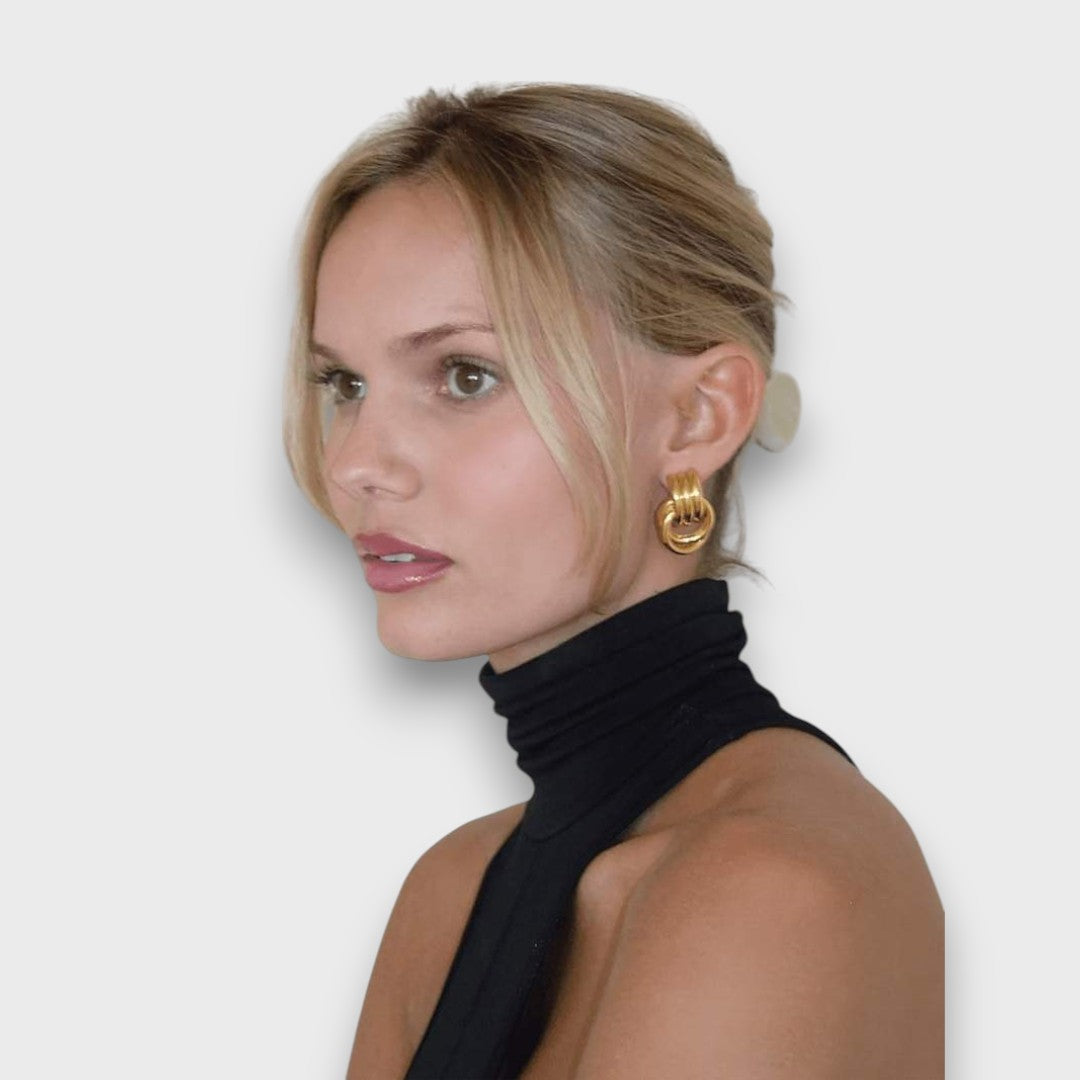 Nela | Knot Earrings In Gold-Plated Filigree
