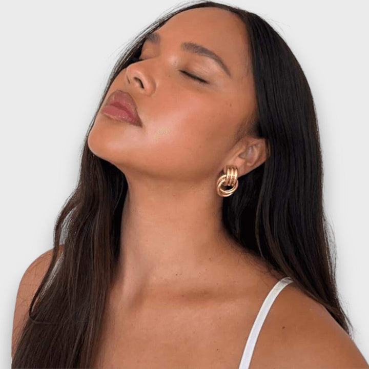 Nela | Knot Earrings In Gold-Plated Filigree