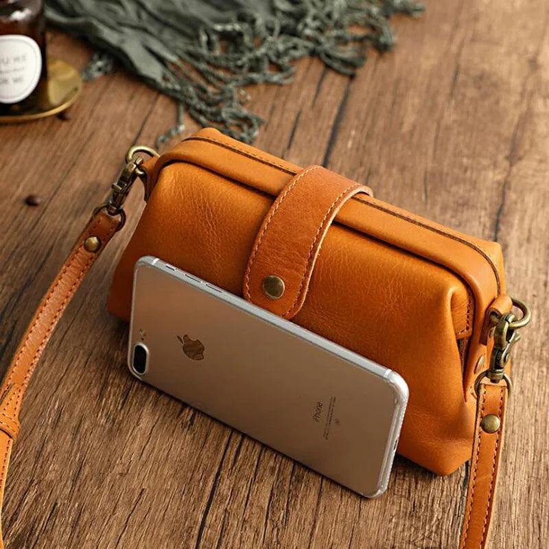 Wylder | Retro Shoulder Bag In Compact Format