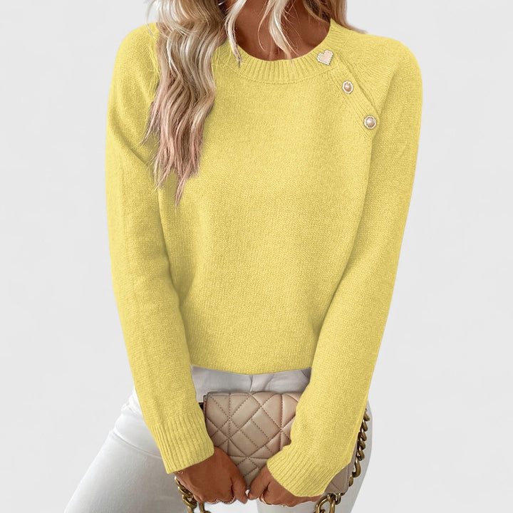 Carly | Pull élégant à boutons nacrés