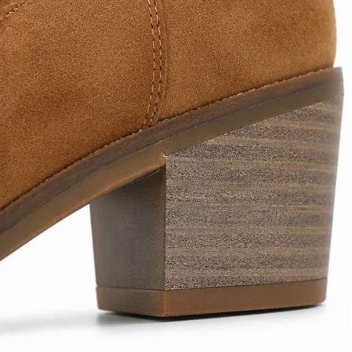 Mikayla | Des bottes qui évitent le look déguisé