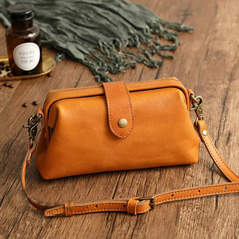 Wylder | Retro Shoulder Bag In Compact Format