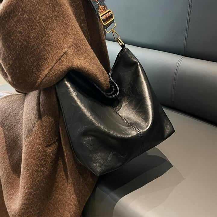 Quinley | Classic Shoulder Bag