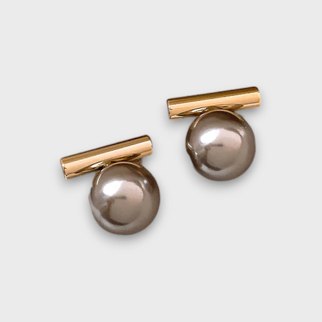 Sorayah | Architectural Pearl Earrings