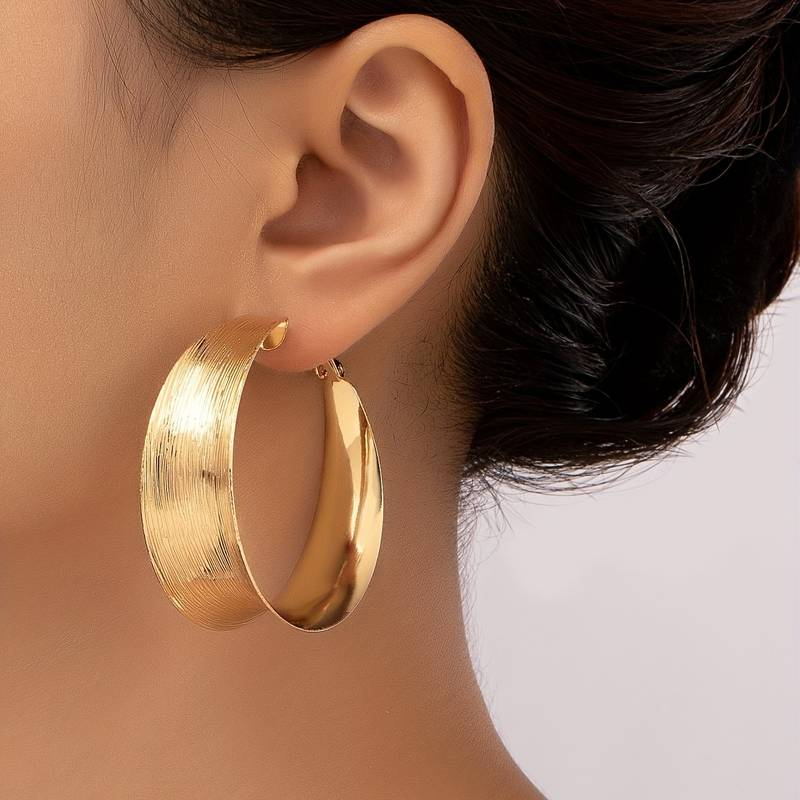 Dianne | Vintage Golden Hollow Hoop Earrings