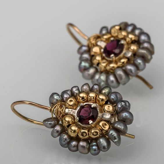 Hadia | Vintage Earrings
