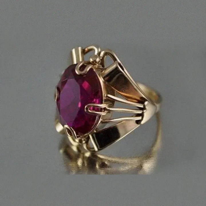 Avari | Vintage Gold-Plated Garnet Ring