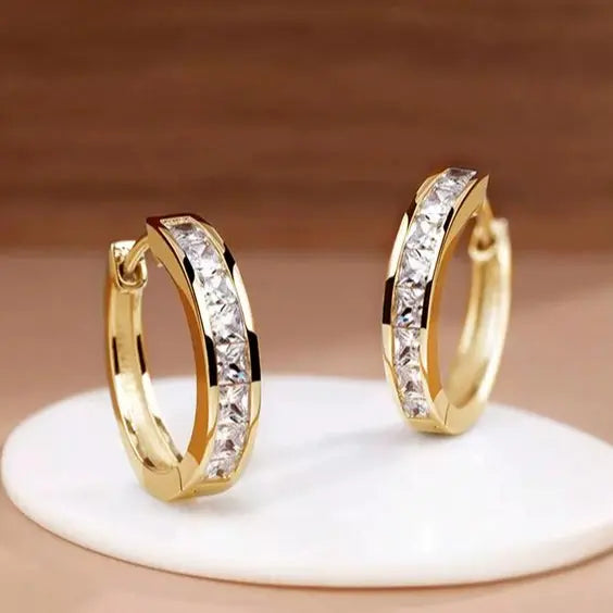 Assiya | Chic Gold & Crystal Hoop Earrings