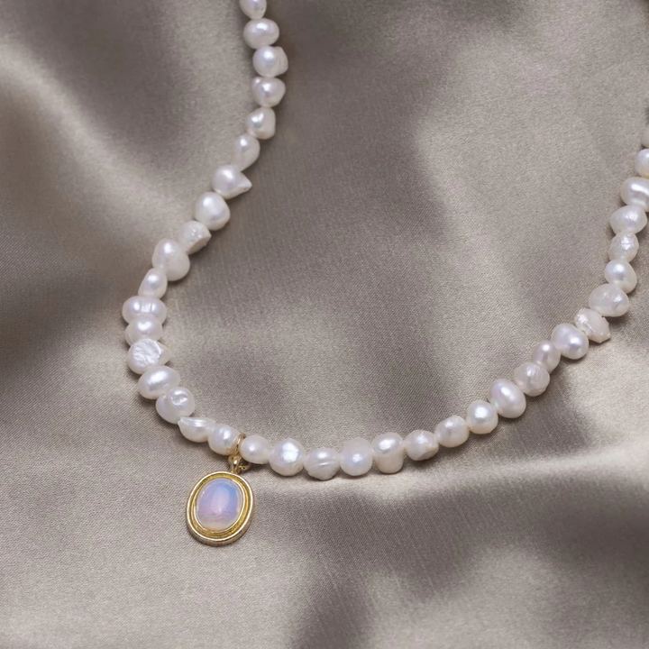 Meagan | Pearl Necklace