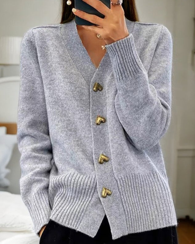 Janice | Cardigan col V à bouton cœur