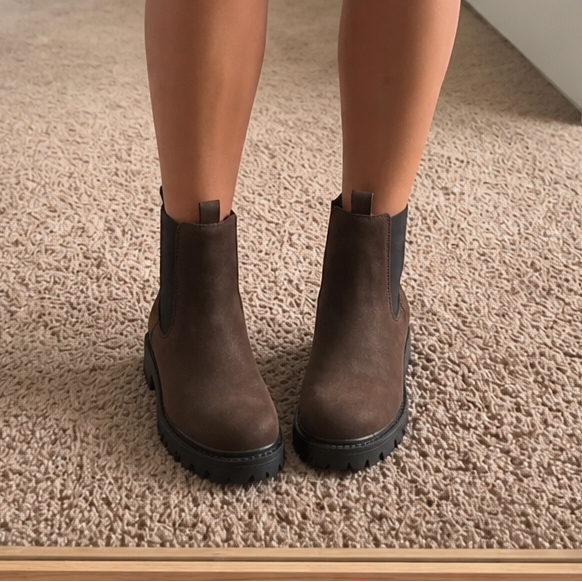 Meghane | Brown Chelsea Ankle Boots