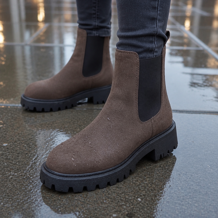 Dreya | Wide-Fit Stretch-Panel Chelsea Boots