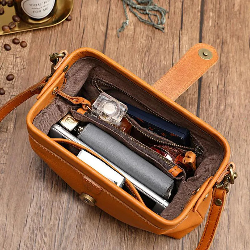 Wylder | Retro Shoulder Bag In Compact Format